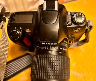 NIKON F65 con obbiettivo 28-80