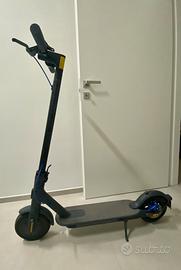 Monopattino elettrico MI scooter 3