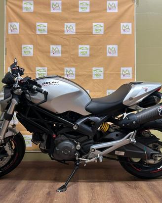 DUCATI MONSTER 696 PLUS