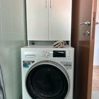 Lavasciuga con mobile soprastante