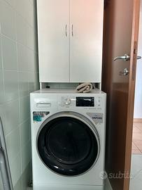 Lavasciuga con mobile soprastante