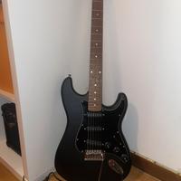 CHITARRA ELETTRICA E AMPLIFICATORE PARI AL NUOVO