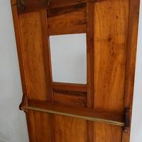 Appendiabiti in legno con portaombrelli