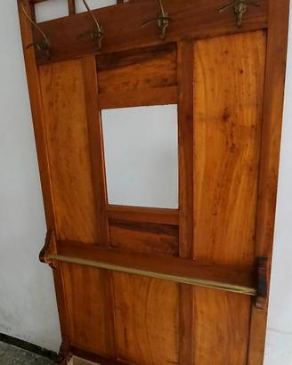 Appendiabiti in legno con portaombrelli