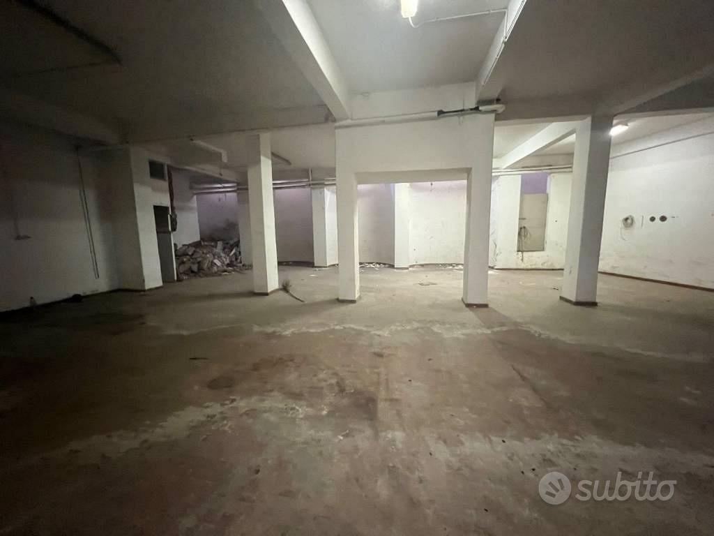 Immobile di 450 m² con più di 5 locali a Roma - Altro