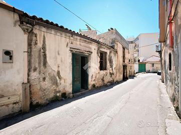 2 LOCALI A PALERMO