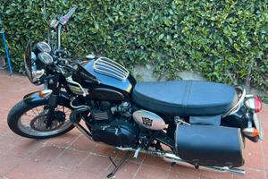 TRIUMPH BONNEVILLE T100