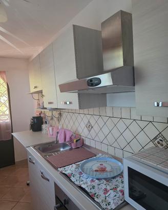 cucina lineare completa di elettrodomestici 