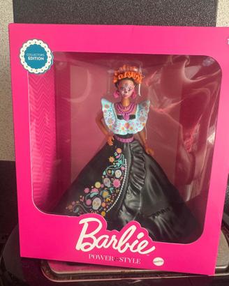 Barbie Día de Muertos RBA Power&Style con scatola