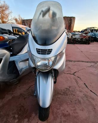 Suzuki Burgman 400.