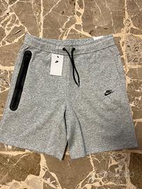 Nike pantaloncini tech