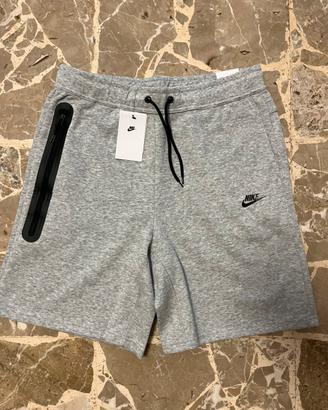 Nike pantaloncini tech