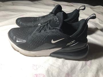 Nike 270 nere