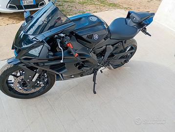 YAMAHA R7 700 12/2023 6800 KM