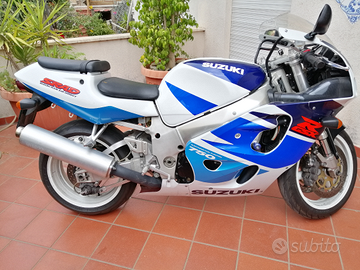 Suzuki gsxr 750 srad