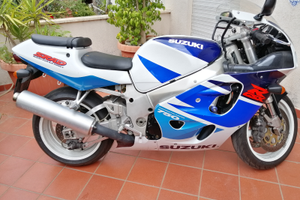 Suzuki gsxr 750 srad
