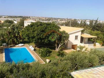 Villa da Sogno Con Piscina a Marina di Ragusa