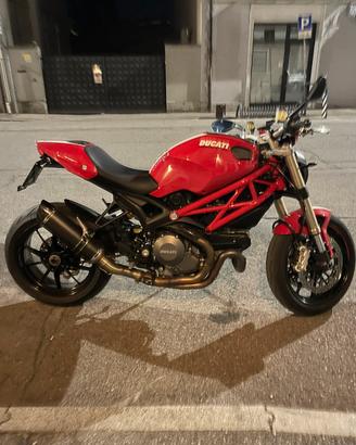 Ducati monster 1100 evo
