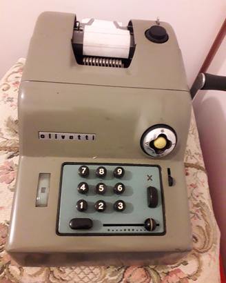 Calcolatrice a manovella anni 50