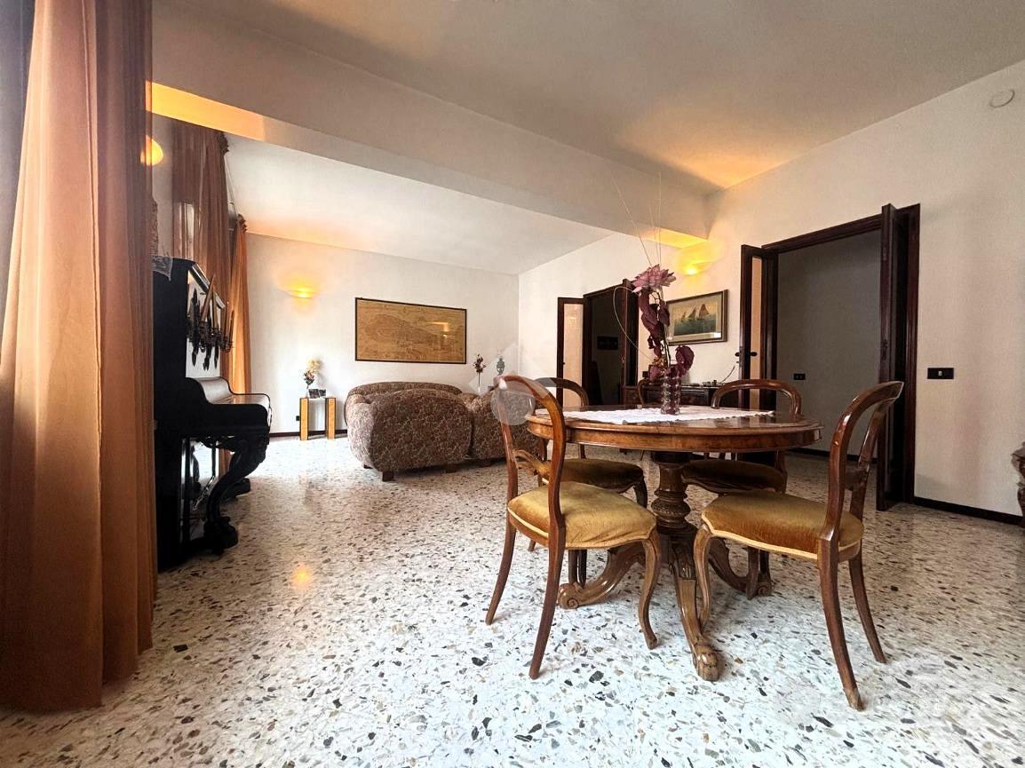 6 LOCALI A MOLFETTA - Vista 4