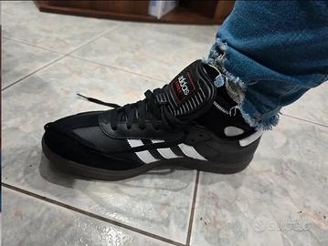 scarpe Adidas modello samba