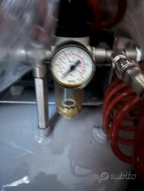 Compressore aria silenziato motore a bagno d’olio
