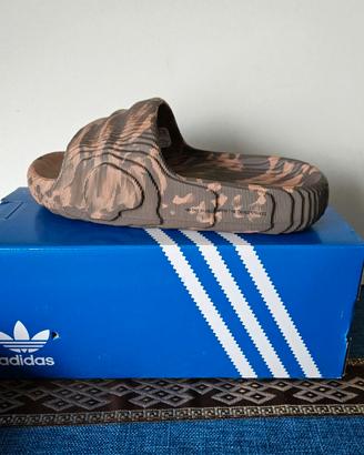 Ciabatte Adidas Adilette 22. Taglia 38.