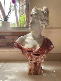 Busto scultoreo in marmo stile neoclassico