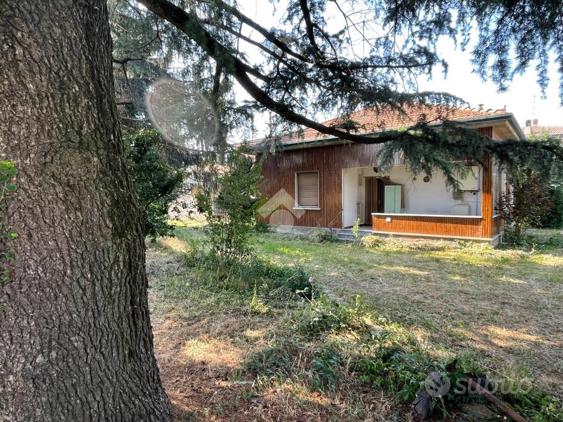 VILLA SINGOLA A BREGNANO - Vista 3