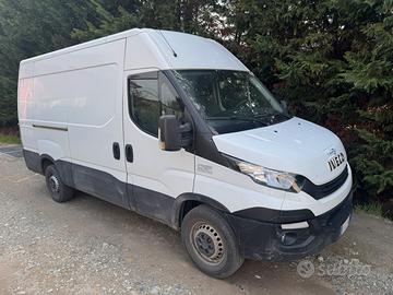 Iveco daily furgone  2300 diesel 140 cavalli