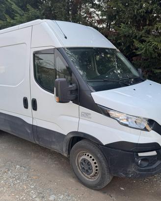 Iveco daily furgone  2300 diesel 140 cavalli