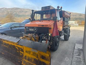 Mercedes Unimog U 1650 allestimento neve e erba