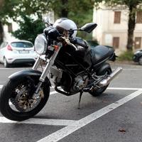 Ducati Monster 900 dark