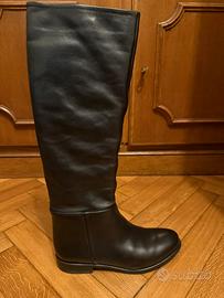 Stivali neri diffusione tessile