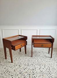 Coppia di comodini anni 60. Teak design 