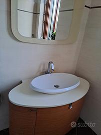 mobile bagno sospeso e specchio touch