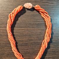 Collana vintage torchon in corallo