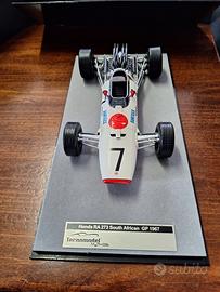 Honda RA 273 South African GP 1967 scala 1/18 marc