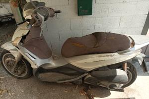 Beverly 300 ie