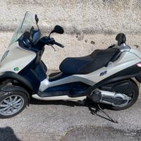 Piaggio Mp3 400