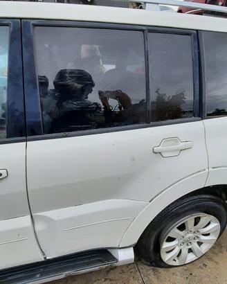 MITSUBISHI PAJERO 2010 - PORTA POSTERIORE SINISTRO