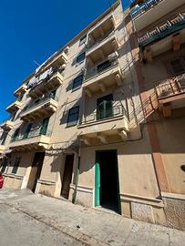 Bilocale con terrazzino - Via F. Campo 8, Palermo