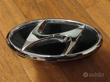 Hyundai i 20 stemma anteriore
