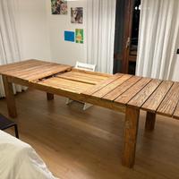 Tavolo in legno Bizzotto.