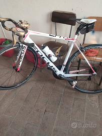 bici da corsa Focus 