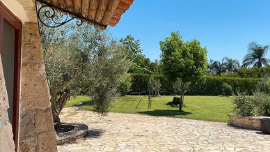 Trullo a pochi passi dal mare