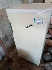 frigorifero molto vecchio