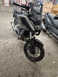 Honda NC750X  DCT con 200 km