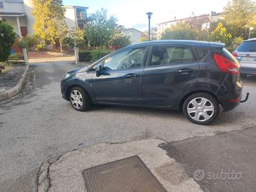 Ford Fiesta diesel GANCIO TRAINO