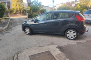 Ford Fiesta diesel GANCIO TRAINO